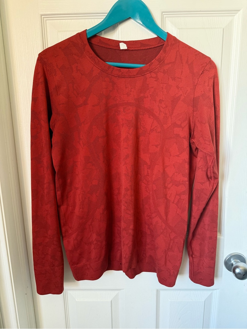 Lululemon Swiftly Breathe Long Sleeve | Size 8